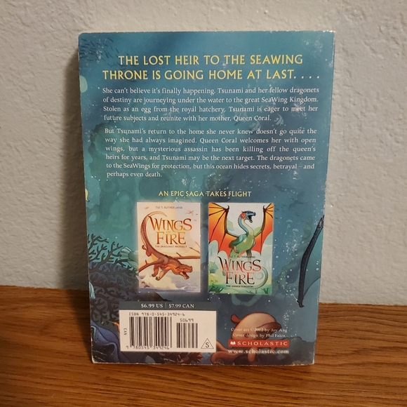 Bundle of 3 Scholastics "Wings of Fire" books. In very good used condition. - Picture 10 of 16